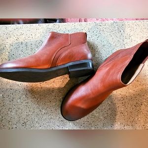 Vionic Leather Tan boots never worn.